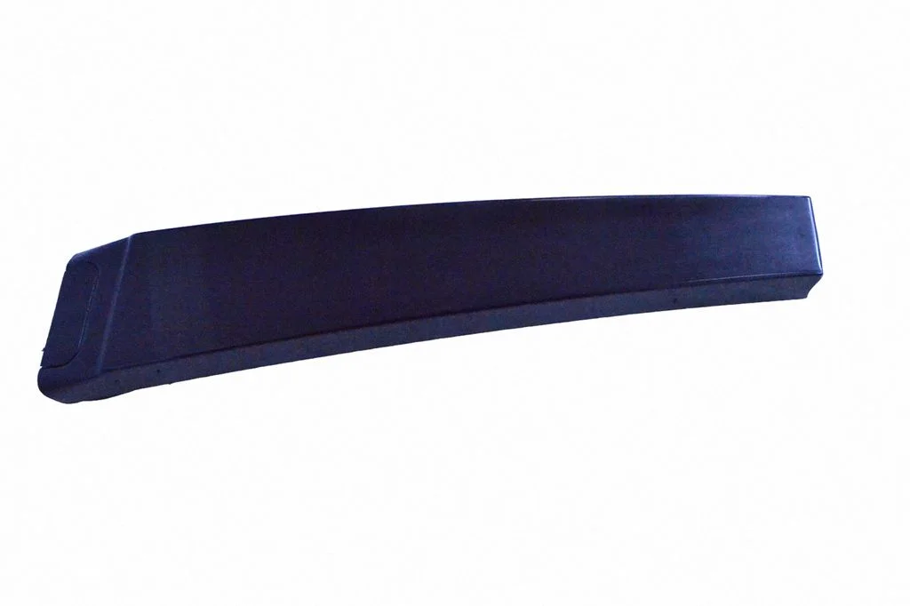 Front door glass trim molding 7L6853318D