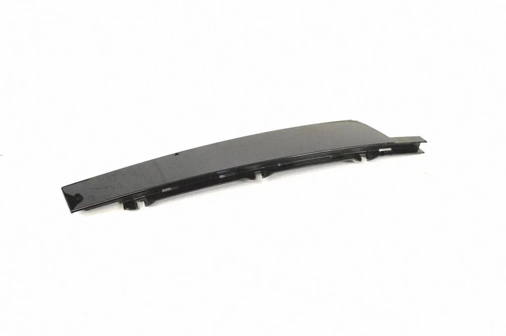 Front door glass trim molding – Volkswagen Touareg II (2010-2018)