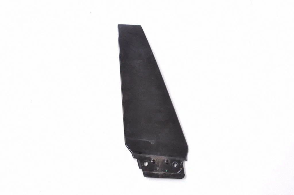 Front door glass trim molding – right