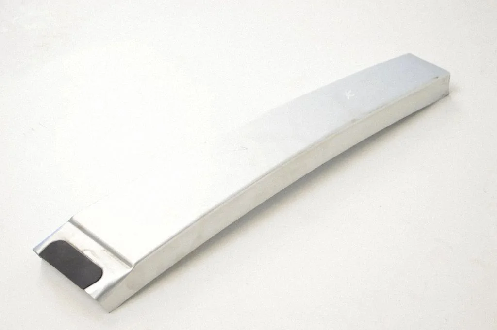 Front door glass trim molding 7L5853317D