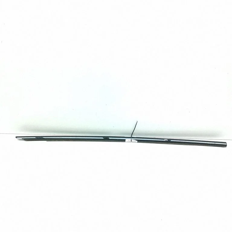 Door glass trim – Porsche Taycan 9J1 (2019-)