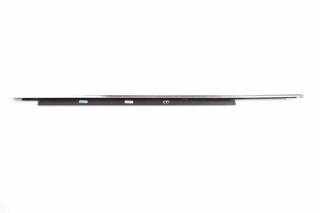 Door glass trim – Audi Q5 SQ5 8R (2008-2017)