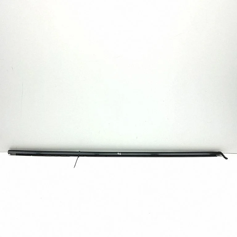 Door glass trim 9Y3837476E