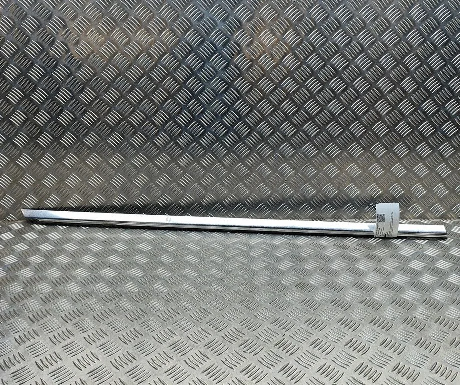 Ukseklaasi liist A2226904206