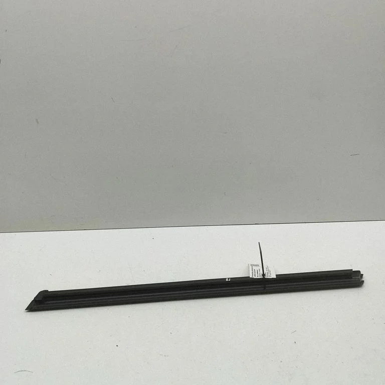 Door glass trim – BMW X6 G06 (2019-)