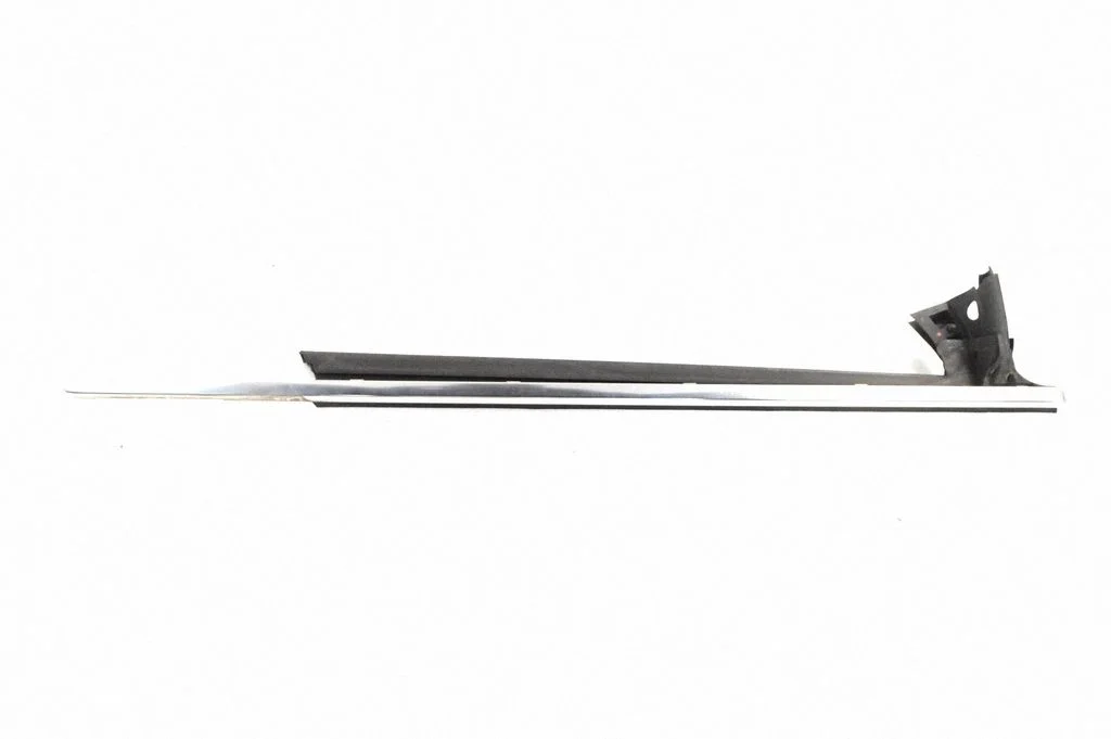 Door glass trim – Mercedes-Benz CLS-Class C219 (2003-2011)