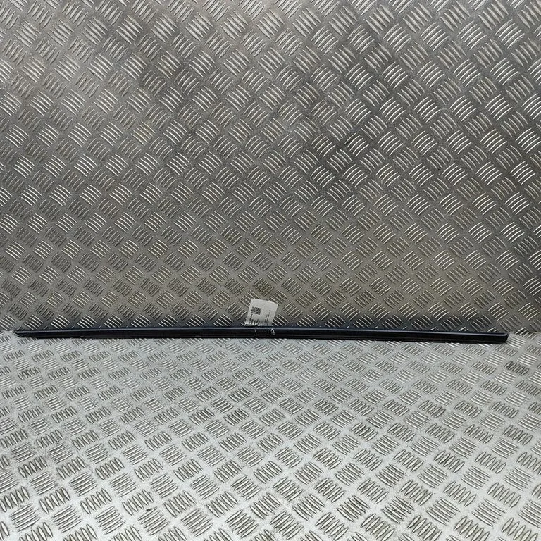 Door glass trim 99153767500