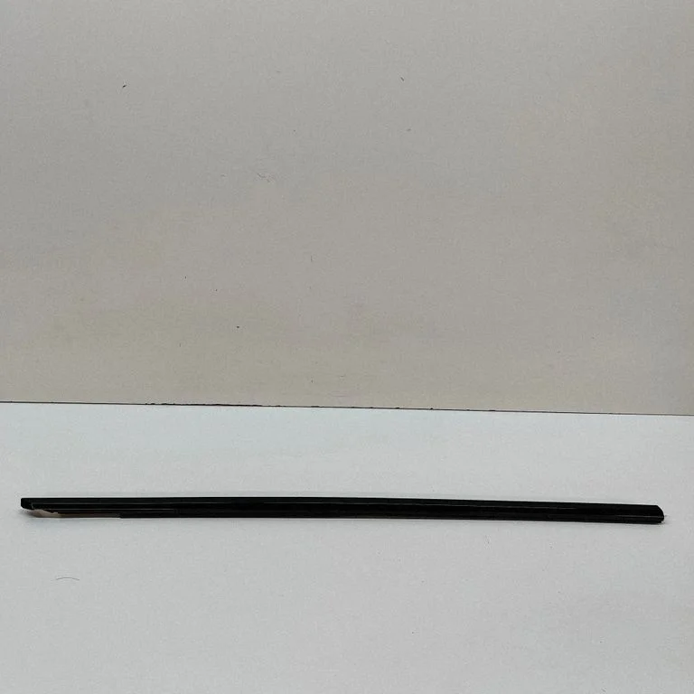 Listwa szyby drzwi 4J3837476C
