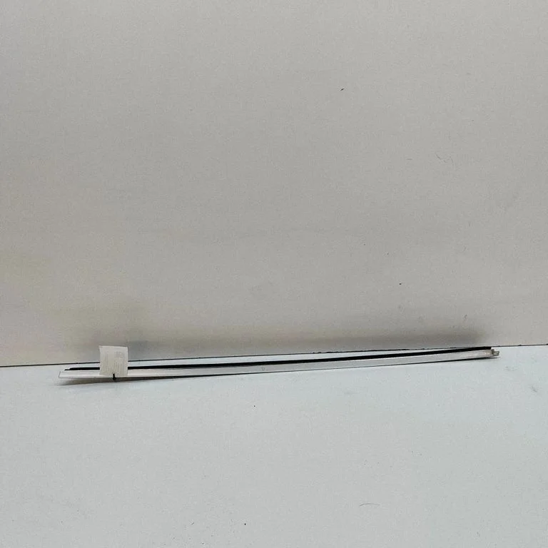 Ukseklaasi liist EX5321452BB