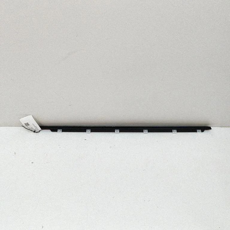 Ukseklaasi liist 82220CU100