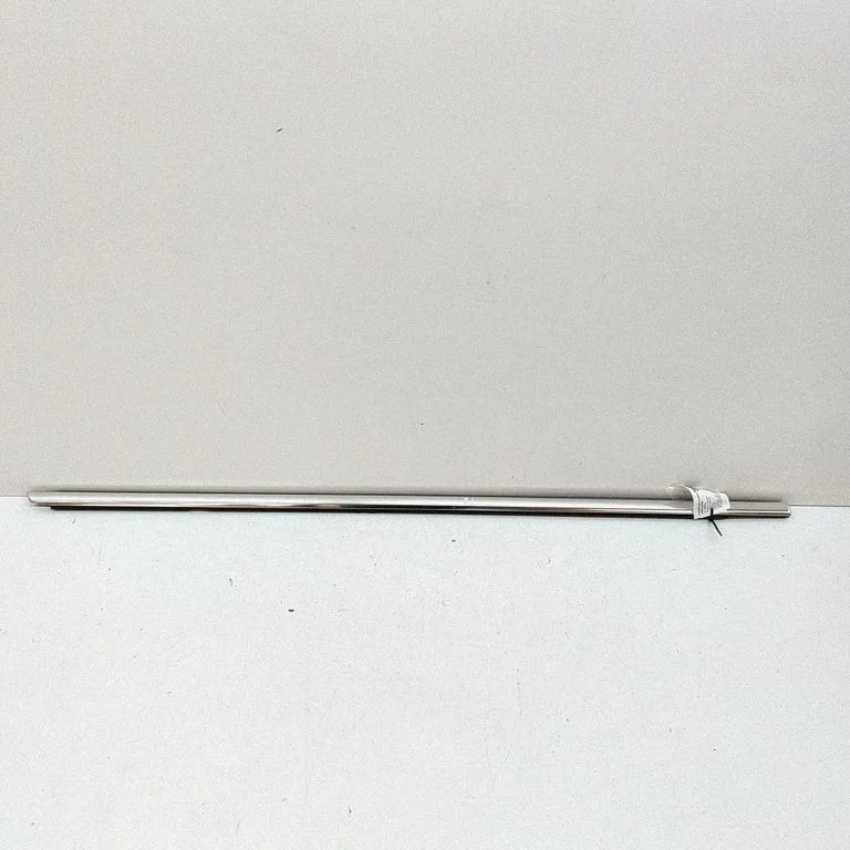 Door glass trim 7P0837476H