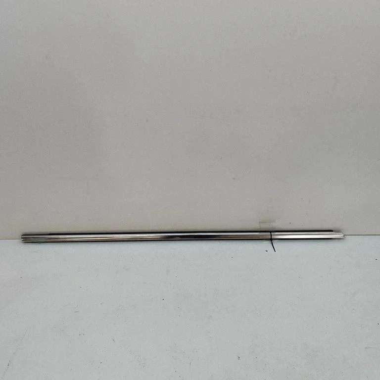 Door glass trim 7P0837476H