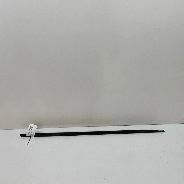 Listwa szyby drzwi 8K0837478F
