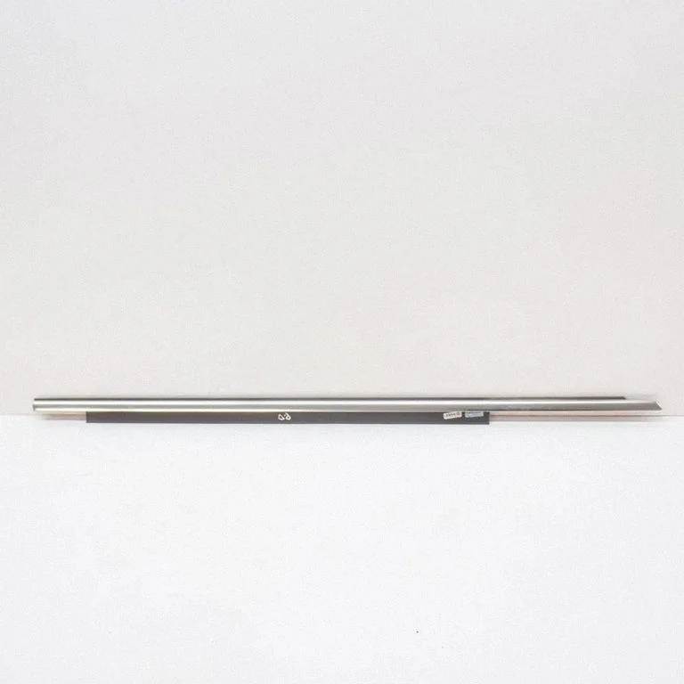 Door glass trim – Audi Q5 SQ5 8R (2008-2017)
