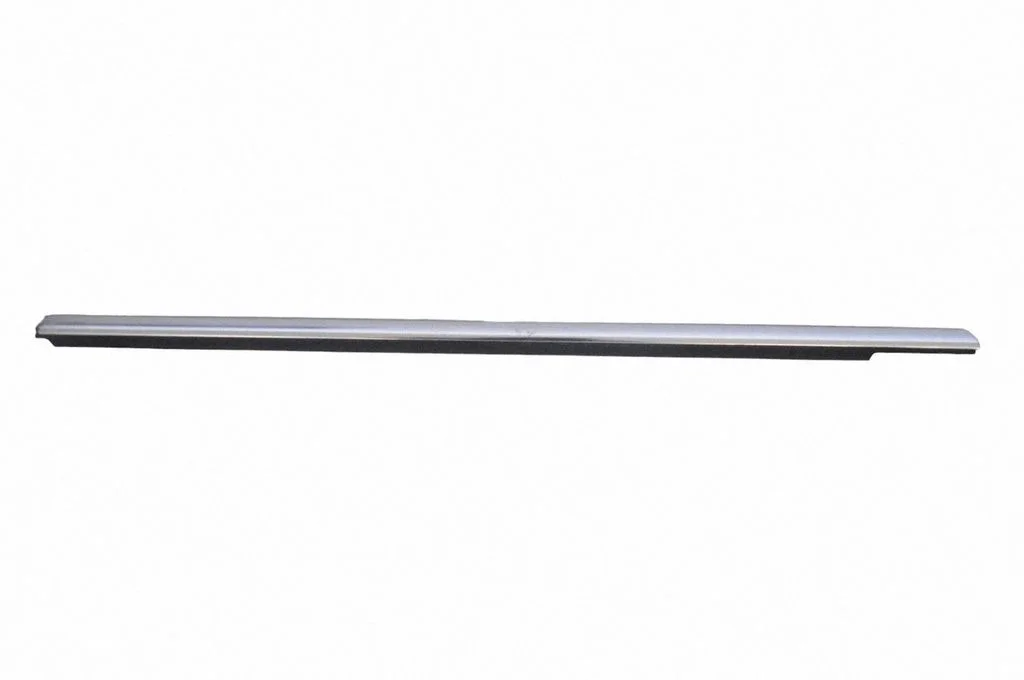 Door glass trim – Mercedes-Benz E-Class W212 (2009-2016)