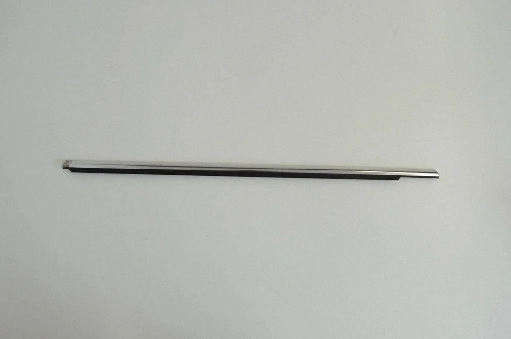 Door glass trim – Mercedes-Benz E-Class W212 (2009-2016)