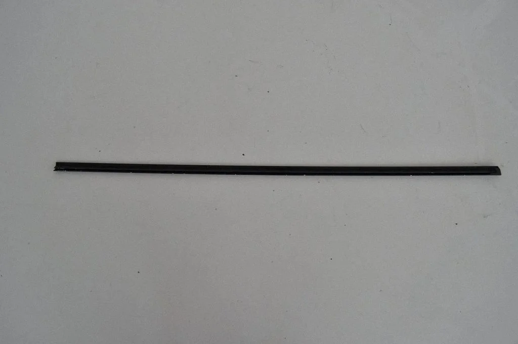 Ukseklaasi liist – Mercedes-Benz SL-klass R230 (2001-2012)