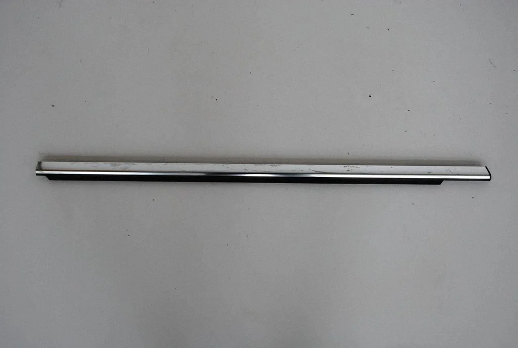 Ukseklaasi liist – Mercedes-Benz R-klass W251 (2005-2013)