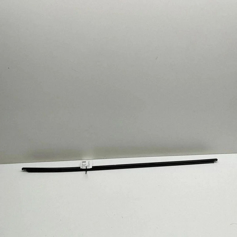 Aizmugurējo durvju stikla apdare 5LG839476C