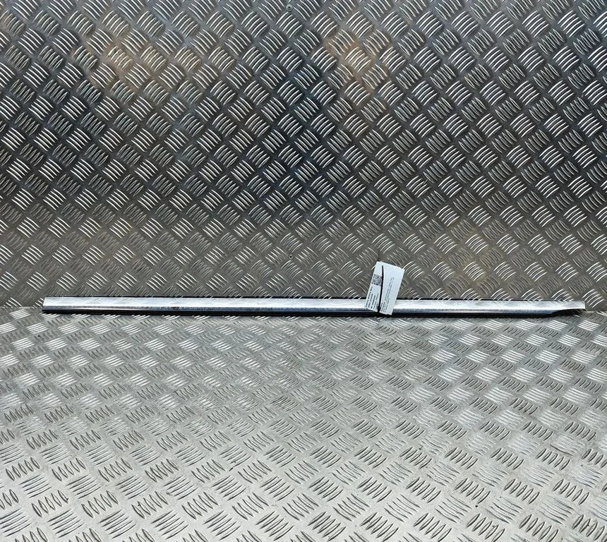 Tagaukse klaasi liist A2226904606