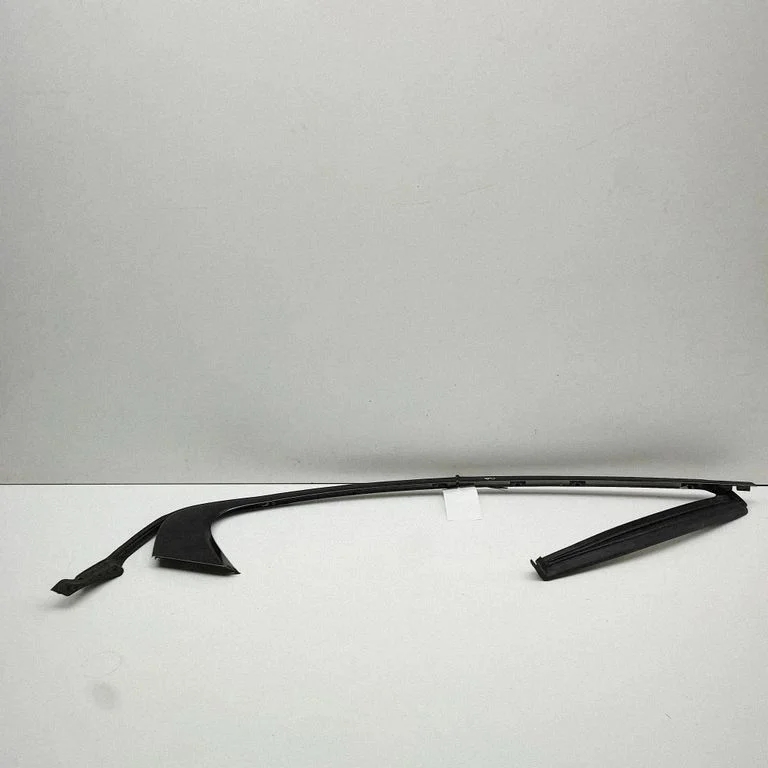 Tagaukse klaasi liist GX73255A60AD