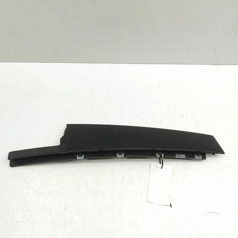 Tagaukse klaasi liist 5A058C5 – BMW 5-seeria G60 G61 (2023-)