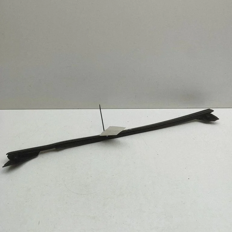 Rear door glass trim molding – Porsche Panamera (970) (2009-2017)
