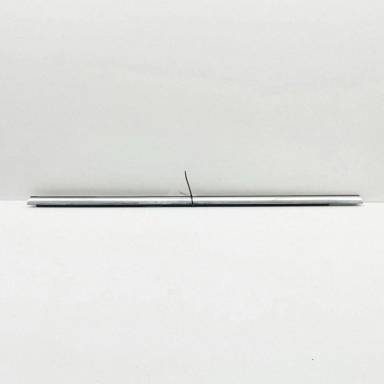 Rear door glass trim molding A2137300424