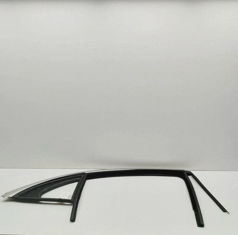 Listwa szyby drzwi tylnych A2227301600