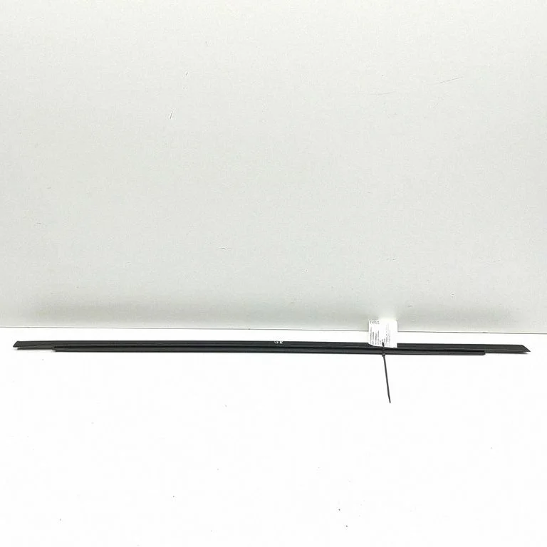 Rear door glass trim molding 10941355 – MG MG4 ev (2022-)
