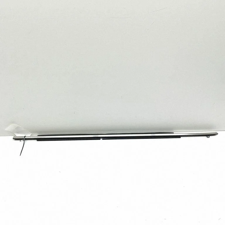 Rear door glass trim molding KB7W50670C