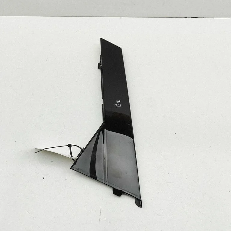 Tagaukse klaasi liist 8MA839903