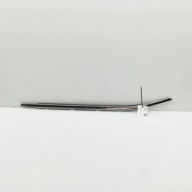 Rear door glass trim molding 7574078020