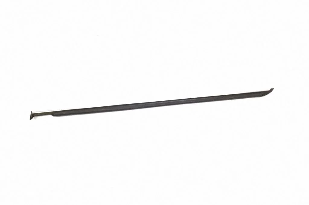 Rear door glass trim molding – Mercedes-Benz GLK-Class (X204) (2008-2016)