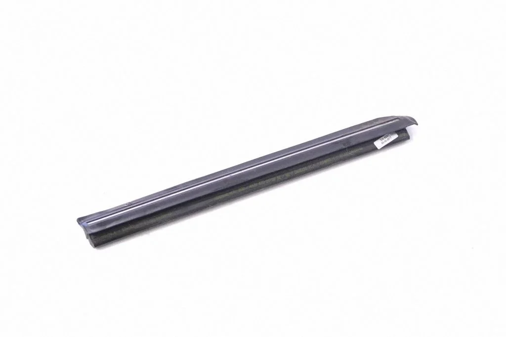 Rear door glass trim molding A1726700102