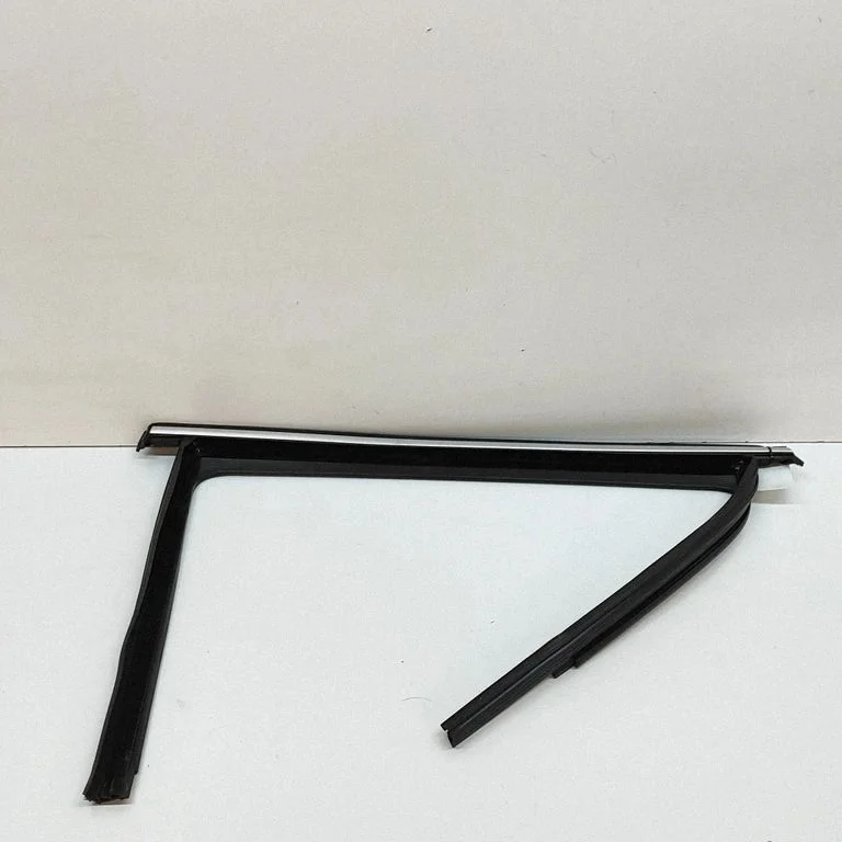 Rear door glass trim molding – Volkswagen Sharan (2011-)