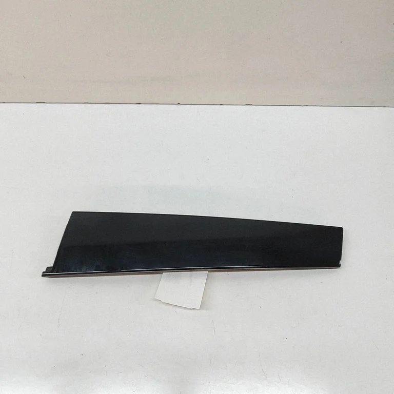 Aizmugurējo durvju stikla apdare 9832183280