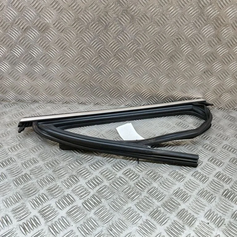 Rear door glass trim molding 8W9839431