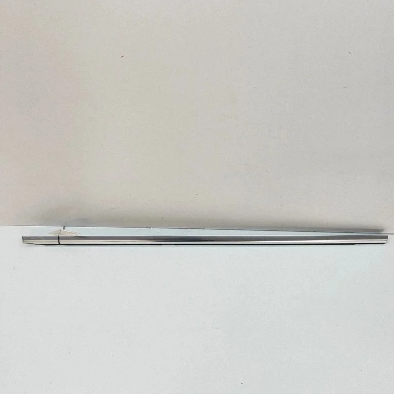 Rear door glass trim molding A1677306507