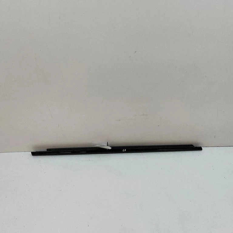 Aizmugurējo durvju stikla apdare – BMW 3. sērija G20 G21 (2019-)