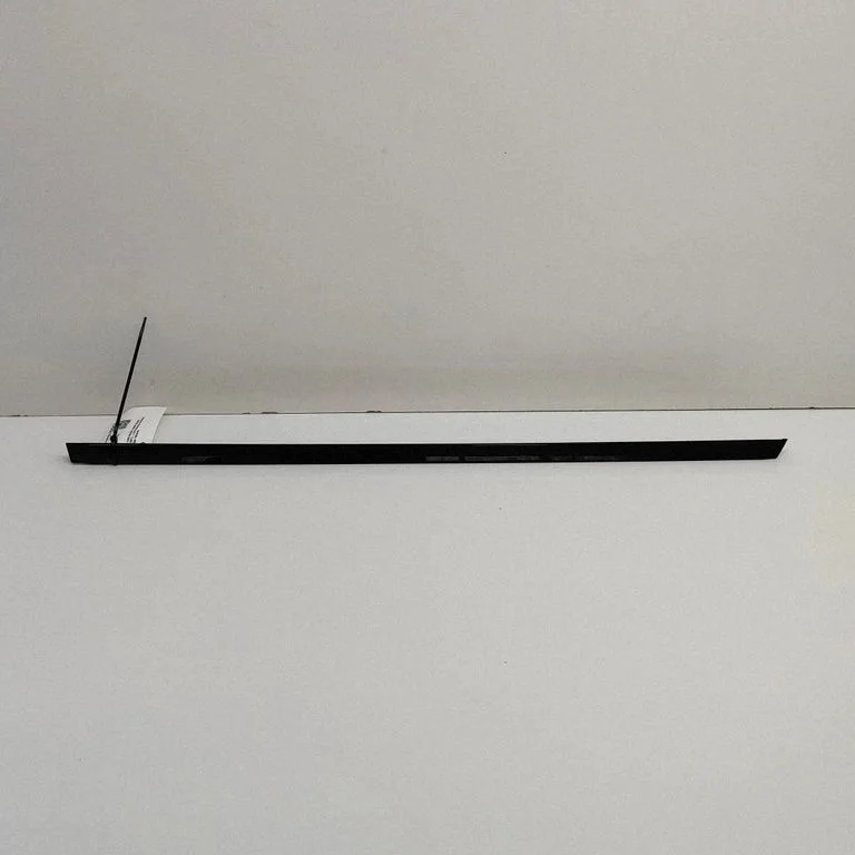 Listwa szyby drzwi tylnych DK62255A60AC