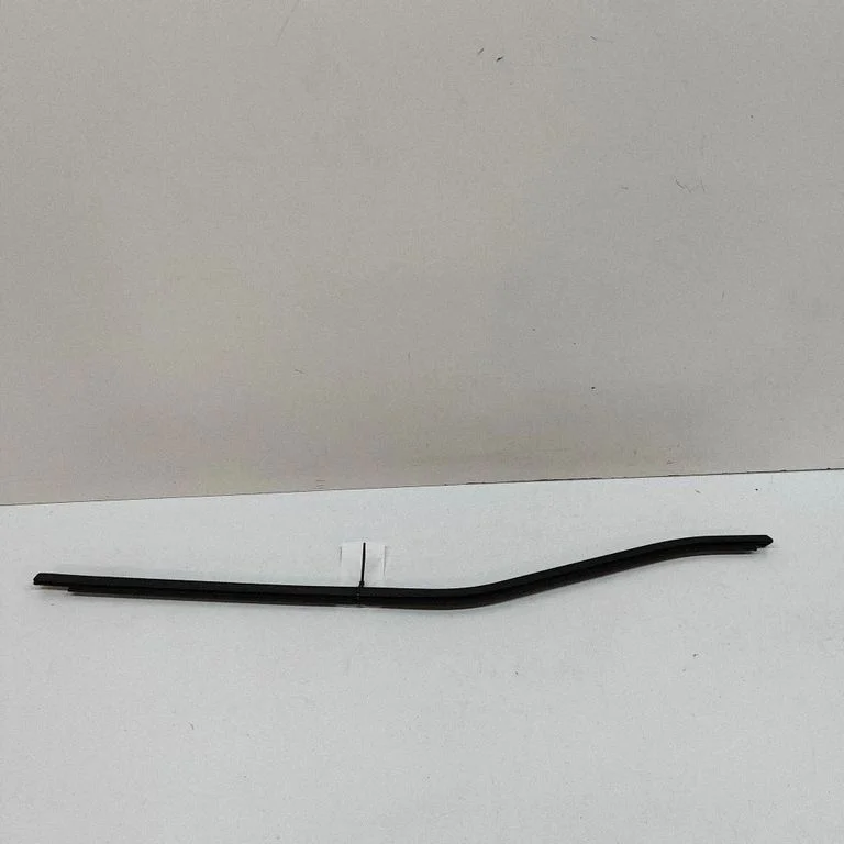 Rear door glass trim molding FM2955100159A – Fisker Ocean (2022-2024)