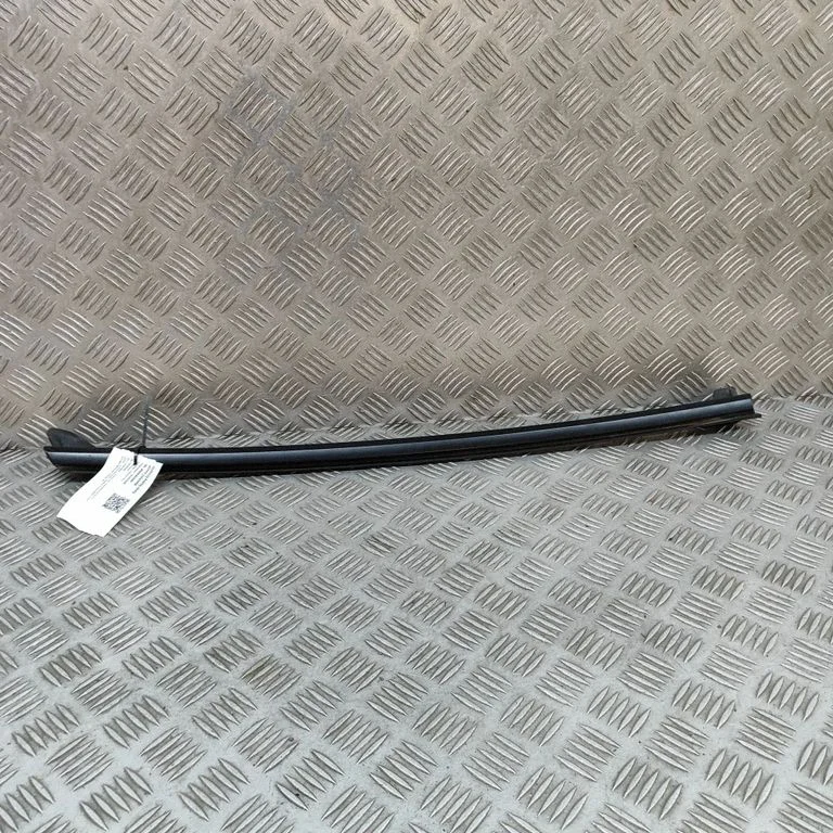 Rear door glass trim molding – Porsche Panamera (971) (2017-2024)