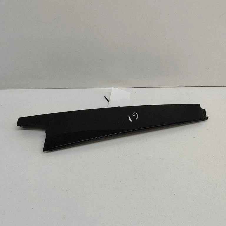 Tagaukse klaasi liist J8A2255A80A