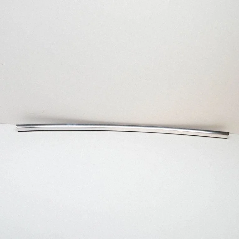 Rear door glass trim molding 108074550F