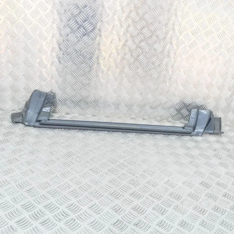 Listwa szyby drzwi tylnych 109050400F