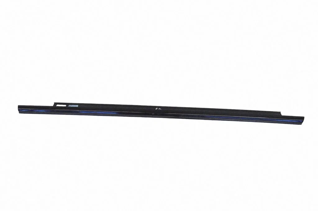 Rear door glass trim molding 4G8853764J