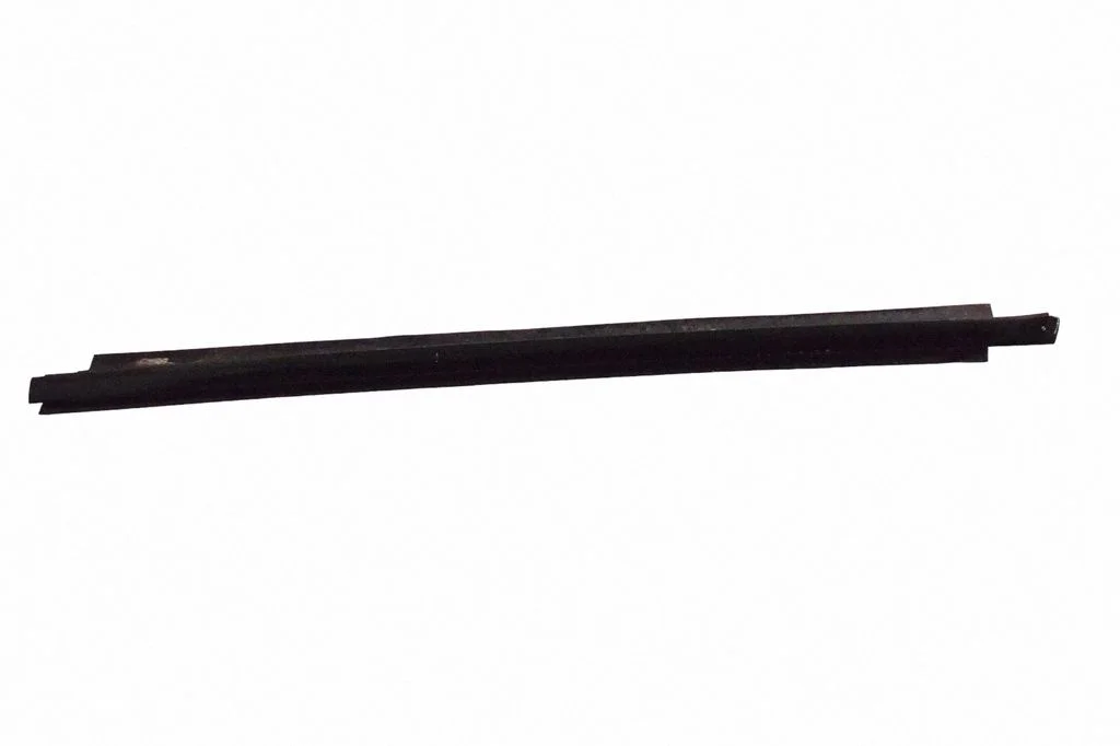 Rear door glass trim molding 7404197