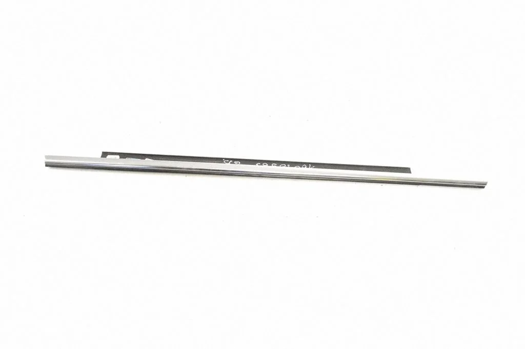 Rear door glass trim molding 4G0853764