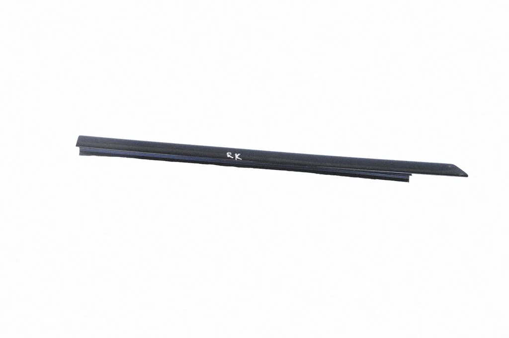 Aizmugurējo durvju stikla apdare – Mercedes-Benz SL klase R231 (2012-2017)